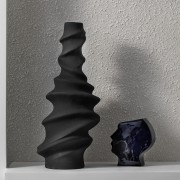 娴菲意式轻奢异形螺旋状黑色陶瓷花瓶